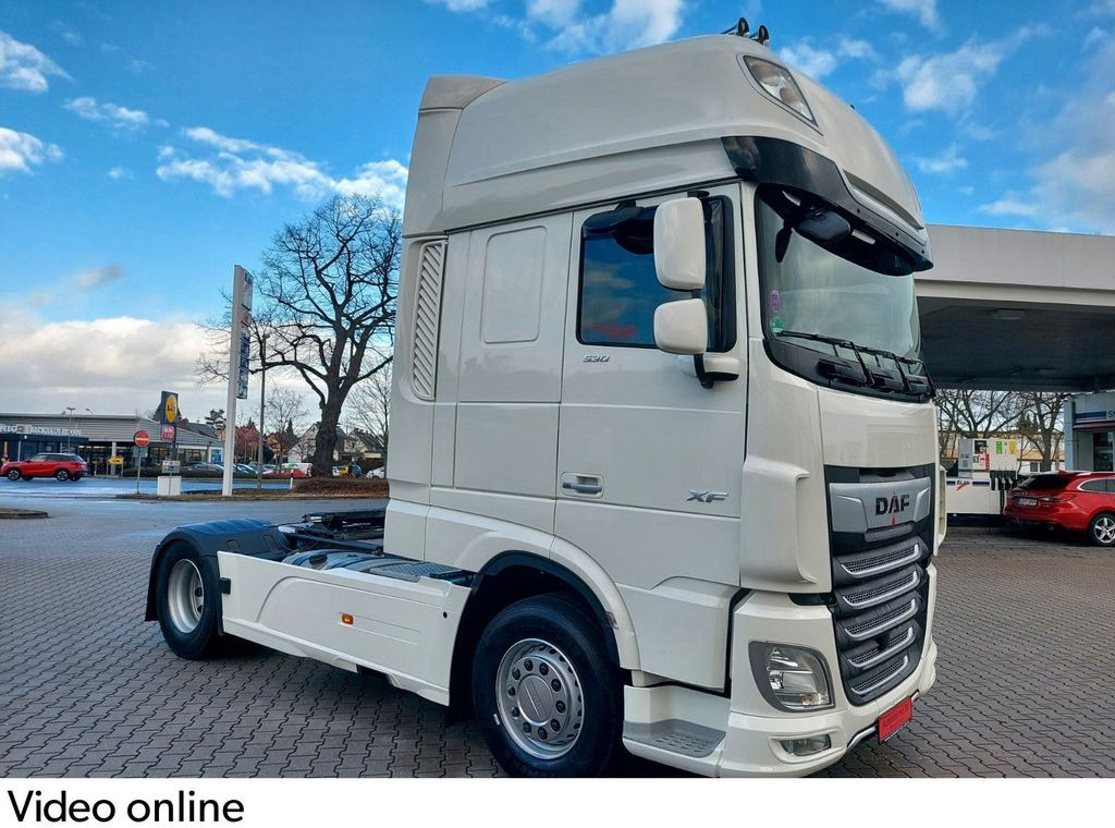 DAF XF 530 FT SuperSpaceCab ACC Luftfeder Retarder - شاحنة جرار: صور 1 DAF XF 530 FT SuperSpaceCab ACC Luftfeder Retarder - شاحنة جرار: صور 1