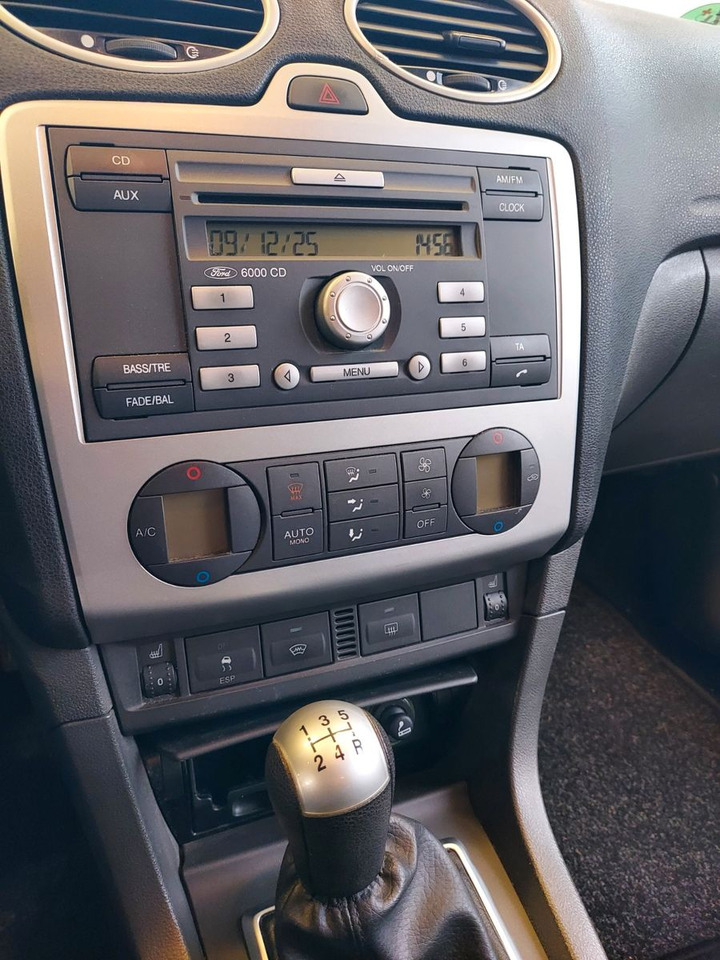 Ford Focus Turnier Fun X Klima Sitzheizung - سيارة ستيشن: صور 1 Ford Focus Turnier Fun X Klima Sitzheizung - سيارة ستيشن: صور 1