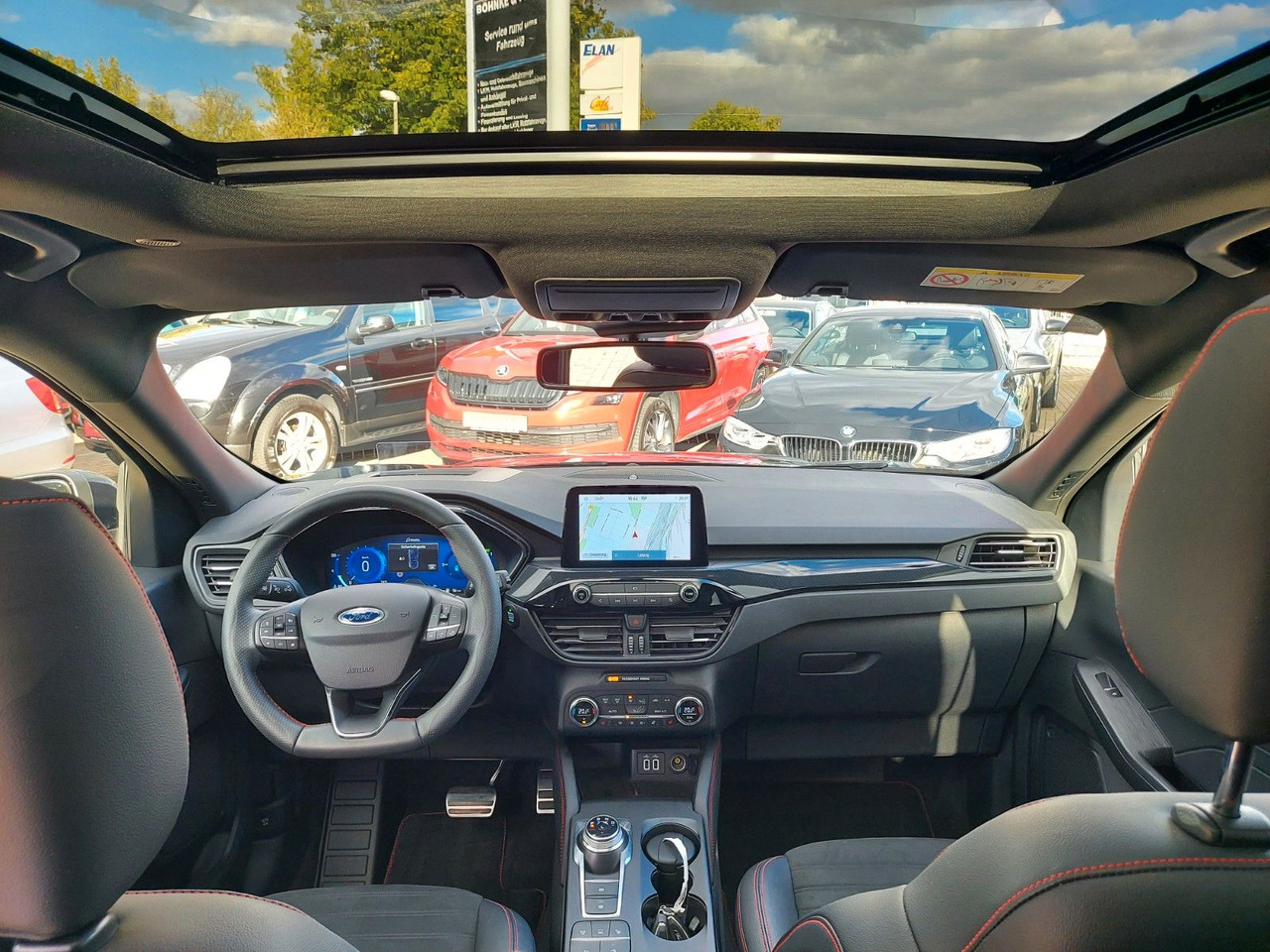 Ford Kuga Plug-In Hybrid ST-Line X ACC Assist 360° - سيارة دفع رباعي: صور 2 Ford Kuga Plug-In Hybrid ST-Line X ACC Assist 360° - سيارة دفع رباعي: صور 2