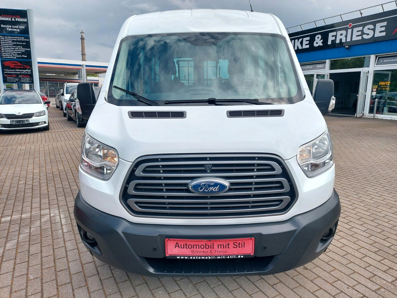Ford Transit Kombi 350 L3 hoch Trend Rollstuhl Lift - ميكروباص: صور 3 Ford Transit Kombi 350 L3 hoch Trend Rollstuhl Lift - ميكروباص: صور 3