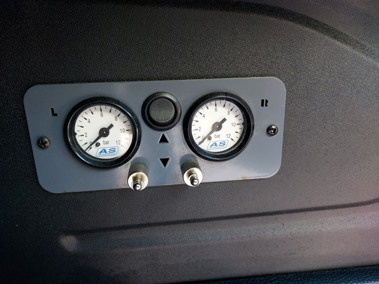 Ford Transit Pritsche 350 L4 extra lang Luftfeder - الشاحنات الصغيرة المسطحة: صور 3 Ford Transit Pritsche 350 L4 extra lang Luftfeder - الشاحنات الصغيرة المسطحة: صور 3