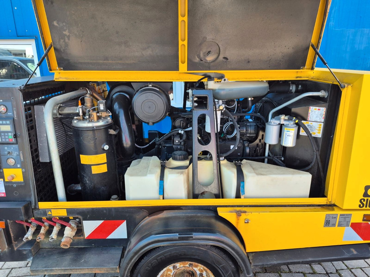 ضاغط الهواء Kaeser M123 SIGMA DEUTZ FAHRANLAGE 624 STD. KOMUNAL: صور 8