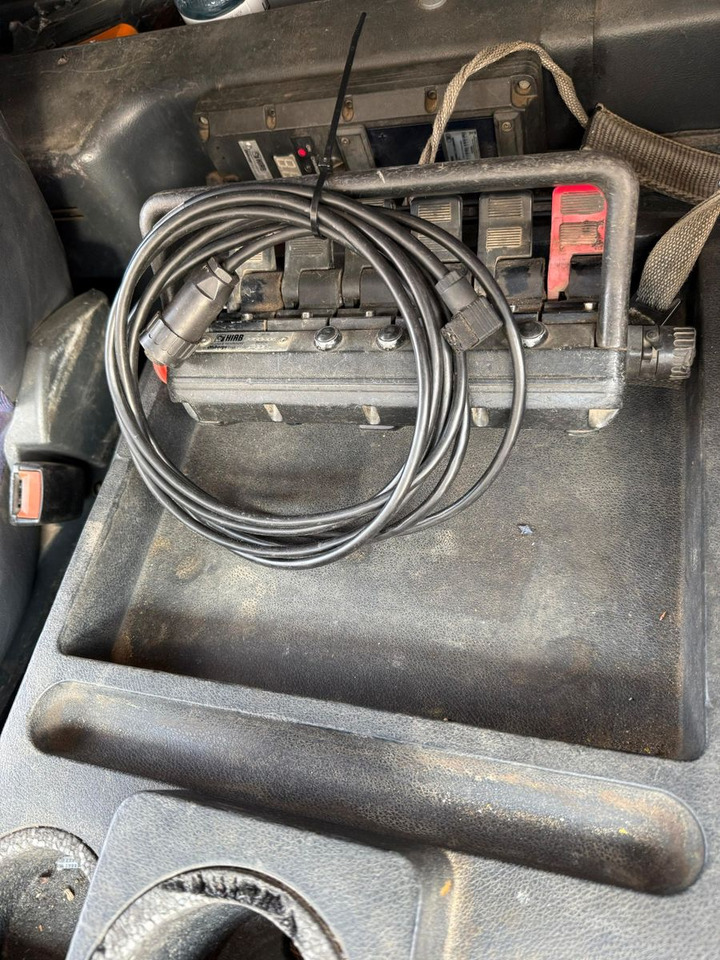 قلابات, شاحنة كرين Mercedes-Benz ATEGO 1828 4X4 MEILER + HIAB KRAN 144 FS-3: صور 21 قلابات, شاحنة كرين Mercedes-Benz ATEGO 1828 4X4 MEILER + HIAB KRAN 144 FS-3: صور 21