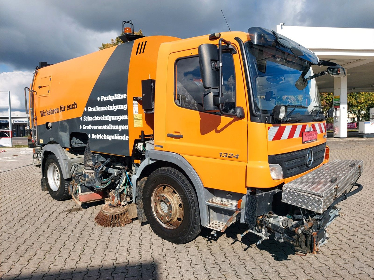 Mercedes-Benz Atego 2 6-Zyl. 4x2 1324 Schmidt SK 600 Klima - سياره كنس شوارع: صور 4 Mercedes-Benz Atego 2 6-Zyl. 4x2 1324 Schmidt SK 600 Klima - سياره كنس شوارع: صور 4