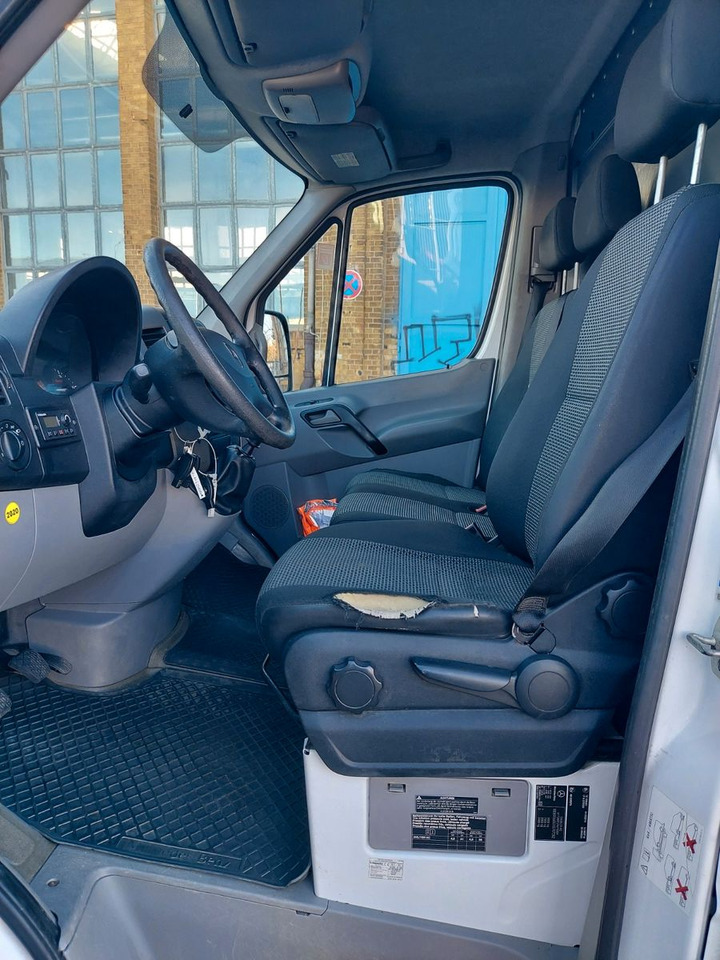 صغيرة, ميكروباص Mercedes-Benz Sprinter II Kasten 516 CDI 4X4 Klima AHK Mercedes-Benz Sprinter II Kasten 516 CDI 4X4 Klima AHK: صور 12