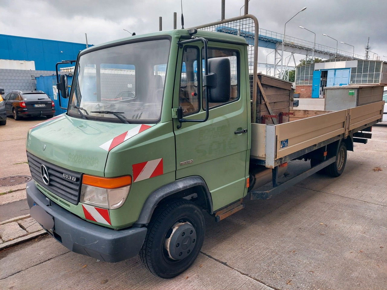 Mercedes-Benz Vario 613D Pritsche lang extralang - الشاحنات الصغيرة المسطحة: صور 4 Mercedes-Benz Vario 613D Pritsche lang extralang - الشاحنات الصغيرة المسطحة: صور 4