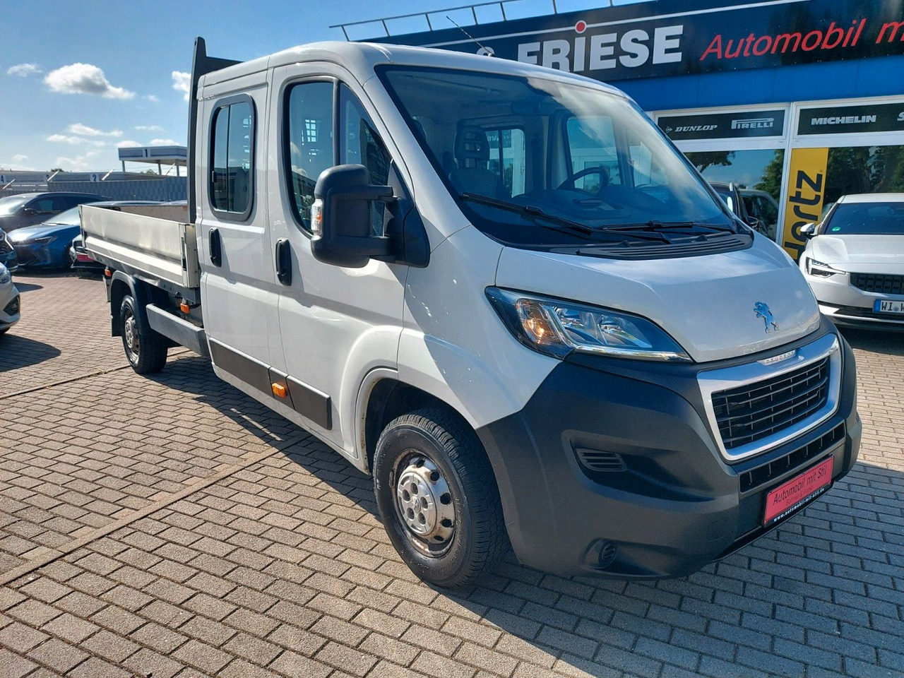 Peugeot Boxer Pritsche Doka. 335 L3 BlueHDi 130 Klima - الشاحنات الصغيرة المسطحة, الشاحنات الصغيرة كابينة مزدوجة: صور 1 Peugeot Boxer Pritsche Doka. 335 L3 BlueHDi 130 Klima - الشاحنات الصغيرة المسطحة, الشاحنات الصغيرة كابينة مزدوجة: صور 1