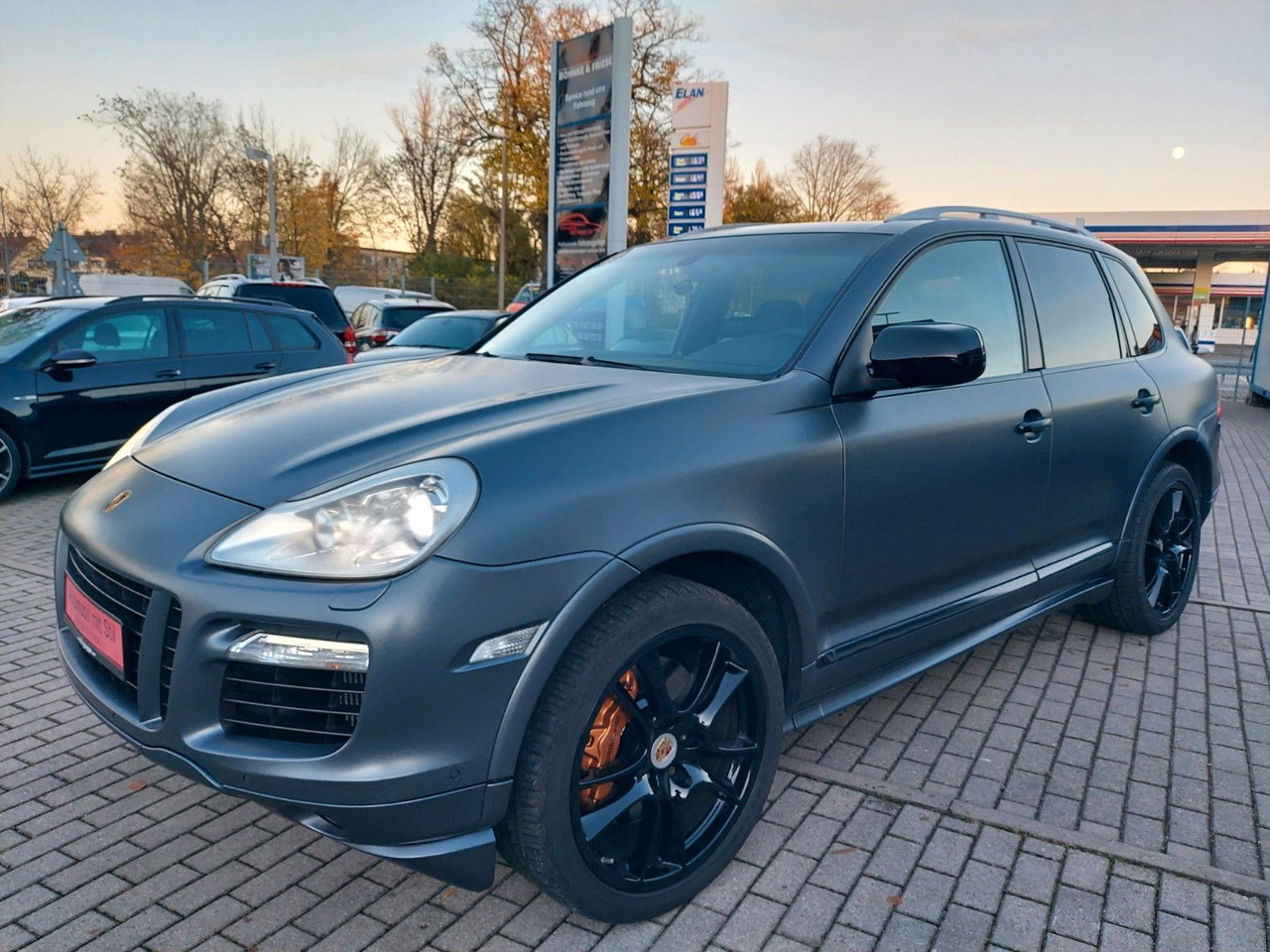 Porsche Cayenne Turbo S Bose Alcantara Navi Luft - سيارة دفع رباعي: صور 3 Porsche Cayenne Turbo S Bose Alcantara Navi Luft - سيارة دفع رباعي: صور 3