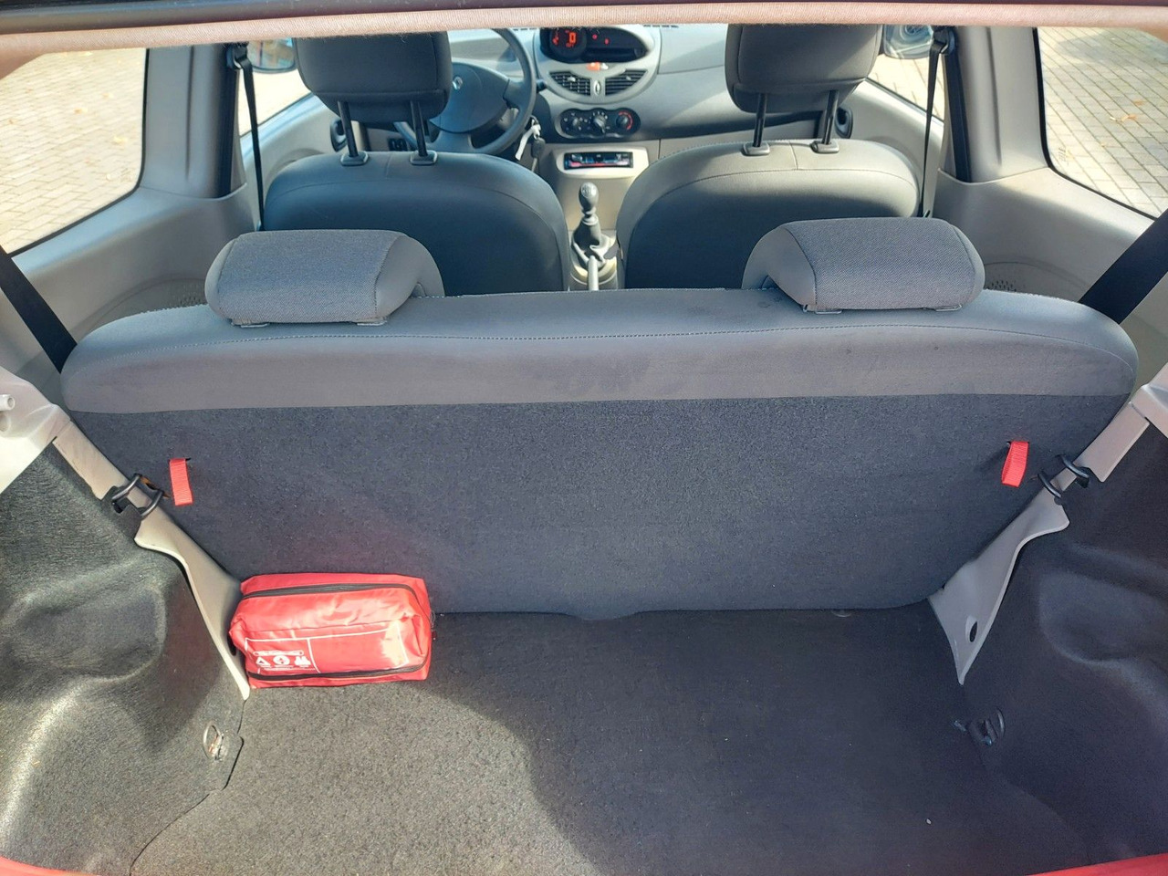 سيارة Renault Twingo Authentique DAB nur 37000km: صور 17