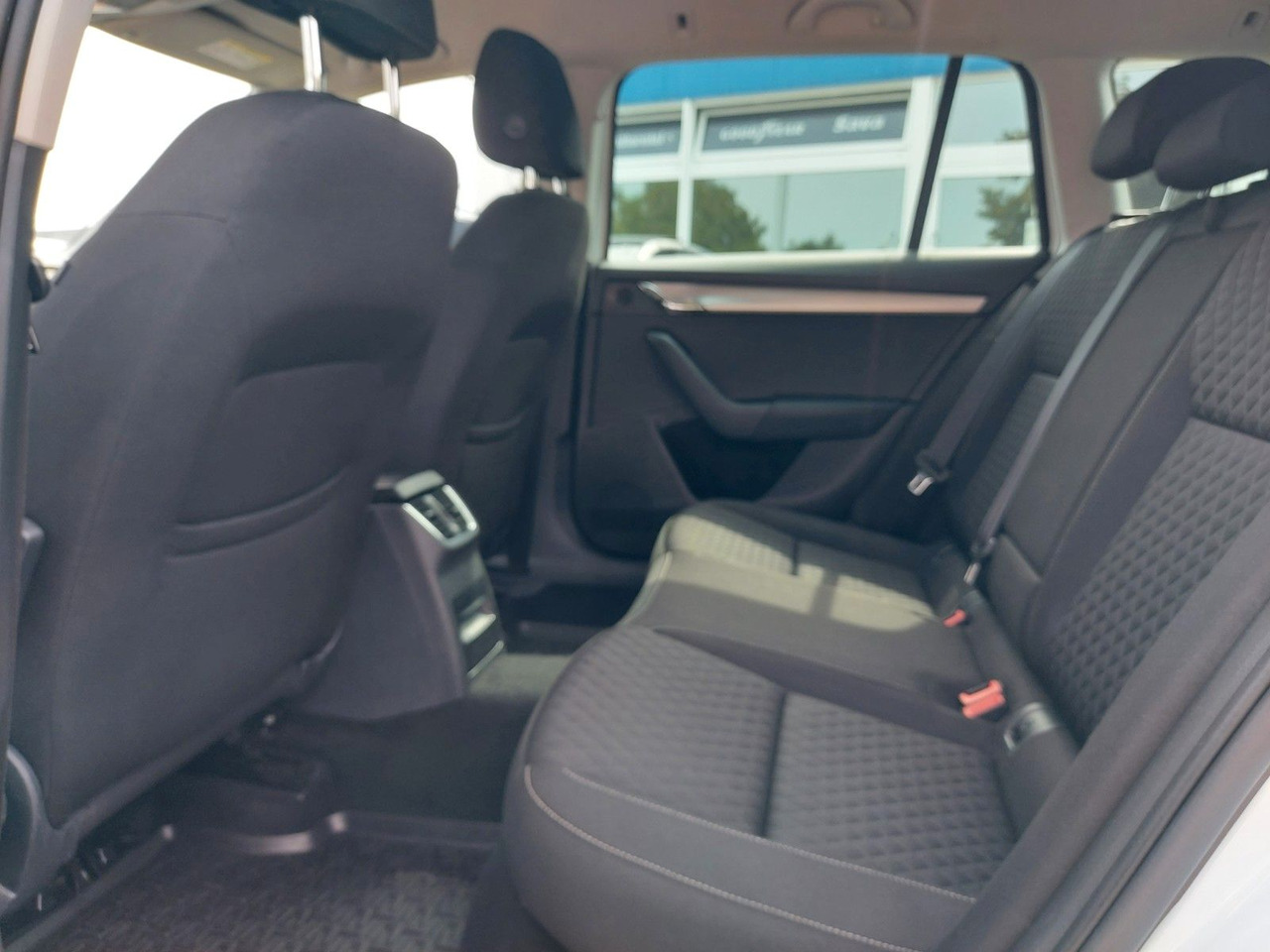 سيارة ستيشن Skoda Octavia Combi Drive LED ACC Radar DAB 8xRad AHK: صور 19