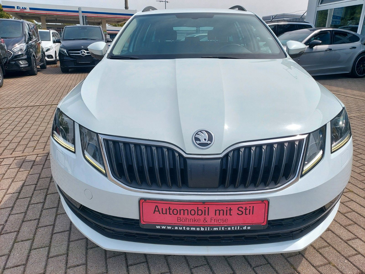 Skoda Octavia Combi Drive LED ACC Radar DAB 8xRad AHK - سيارة ستيشن: صور 4 Skoda Octavia Combi Drive LED ACC Radar DAB 8xRad AHK - سيارة ستيشن: صور 4