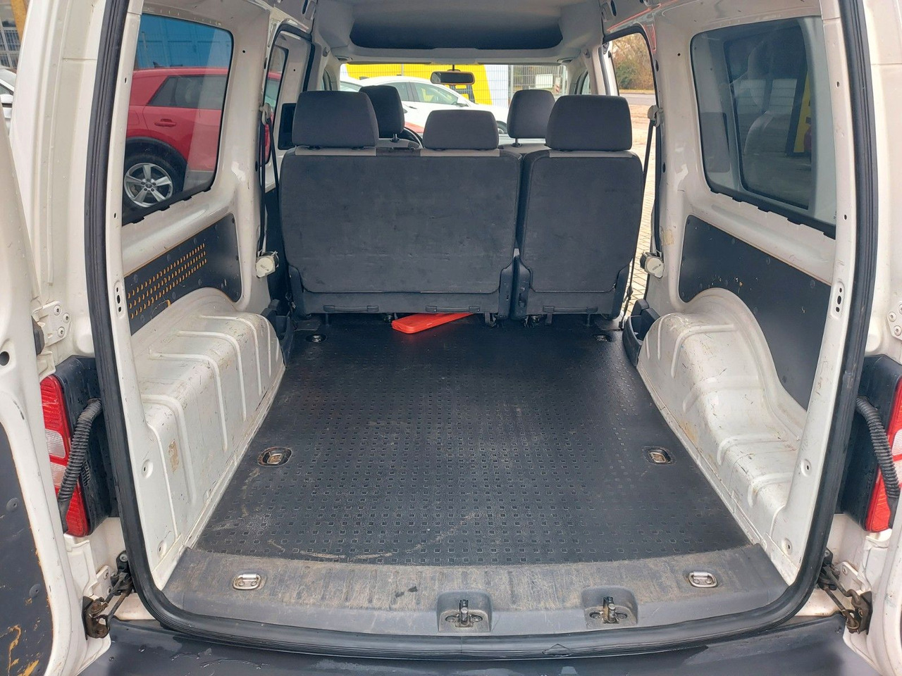 ميكروباص Volkswagen Caddy Kasten Kombi Maxi lang 5 Sitze Klima: صور 23 ميكروباص Volkswagen Caddy Kasten Kombi Maxi lang 5 Sitze Klima: صور 23