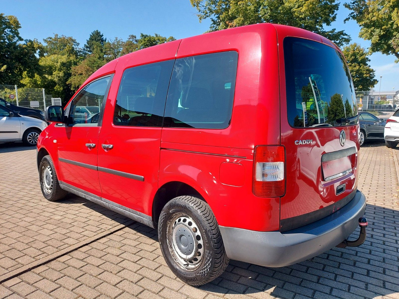 Volkswagen Caddy Kombi 1.9 TDi 5 Sitze Klima M+S AHK - ميكروباص: صور 5 Volkswagen Caddy Kombi 1.9 TDi 5 Sitze Klima M+S AHK - ميكروباص: صور 5