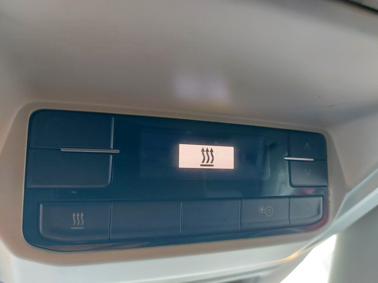 Volkswagen Crafter Kasten 35 lang Hochdach 4MOTION Maxi - ميكروباص: صور 3 Volkswagen Crafter Kasten 35 lang Hochdach 4MOTION Maxi - ميكروباص: صور 3