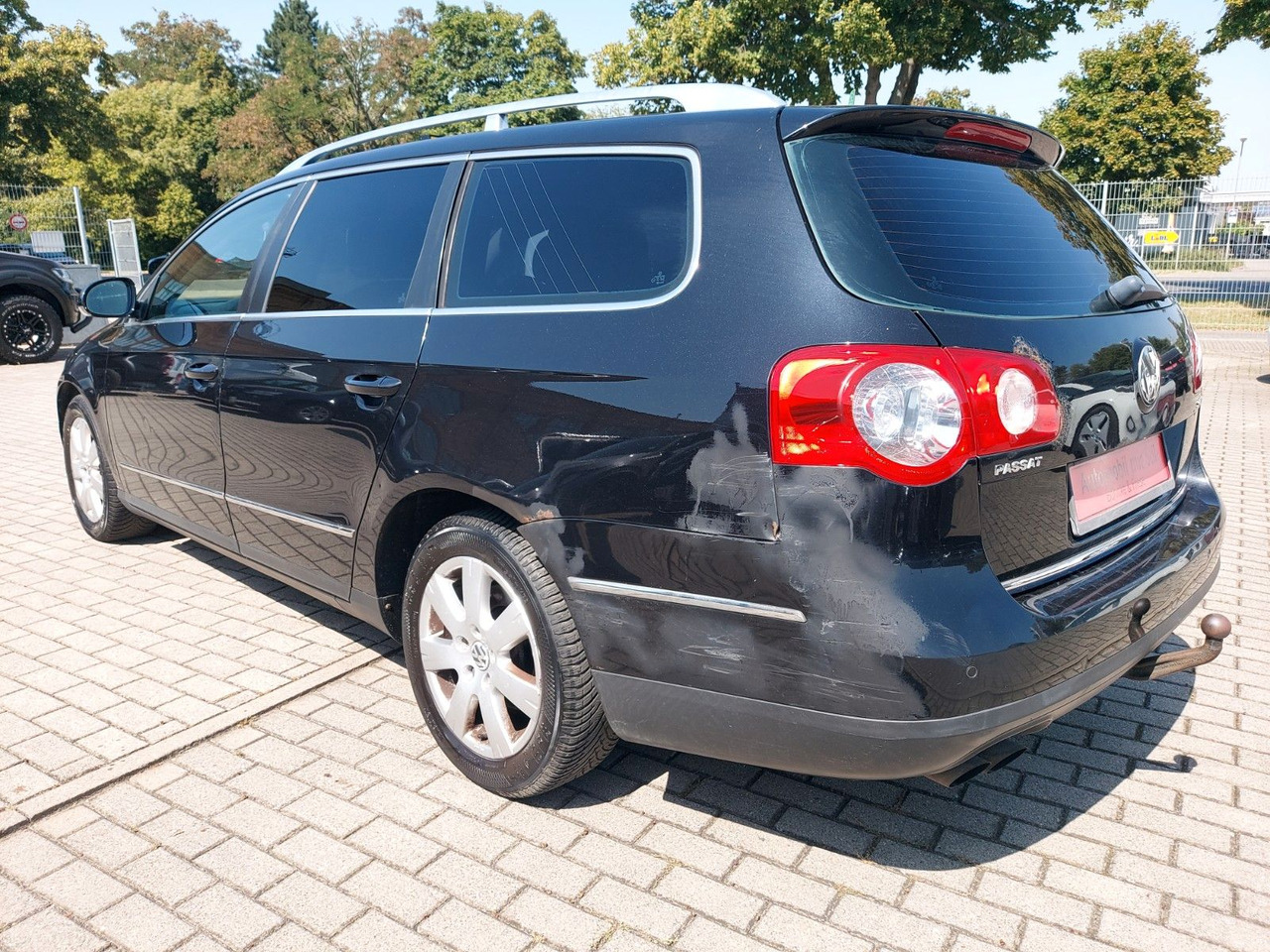 Volkswagen Passat Variant Highline Automatik Navi Leder AHK - سيارة ستيشن: صور 4 Volkswagen Passat Variant Highline Automatik Navi Leder AHK - سيارة ستيشن: صور 4