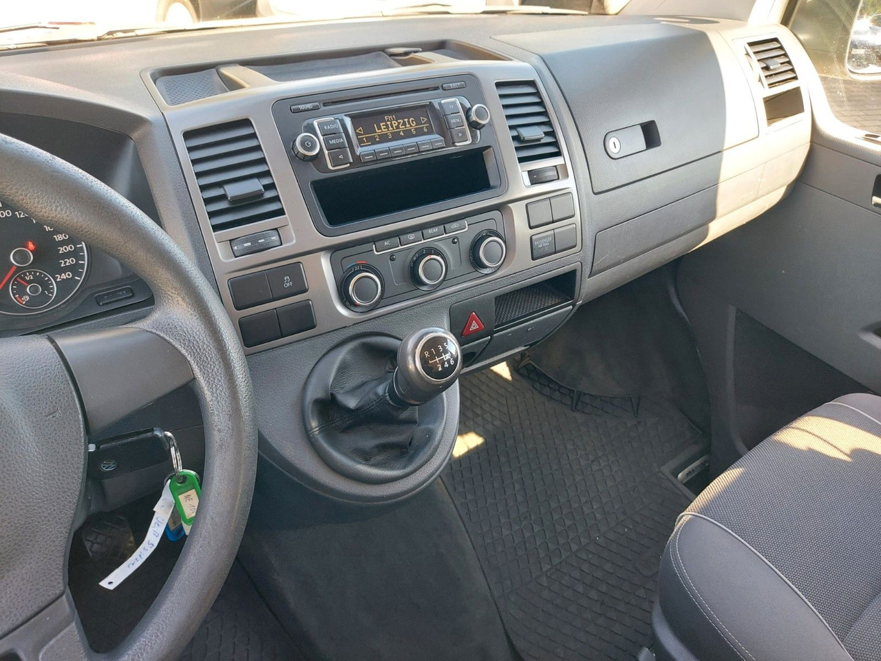 ميكروباص Volkswagen T5 Multivan Bus Klima Standheizung: صور 14 ميكروباص Volkswagen T5 Multivan Bus Klima Standheizung: صور 14