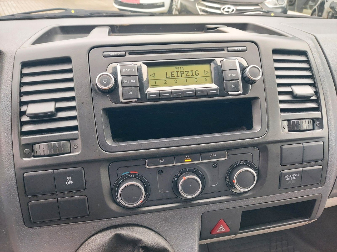 ميكروباص Volkswagen T5 Transporter Kasten Kombi 4Motion 4x4 Klima: صور 13 ميكروباص Volkswagen T5 Transporter Kasten Kombi 4Motion 4x4 Klima: صور 13