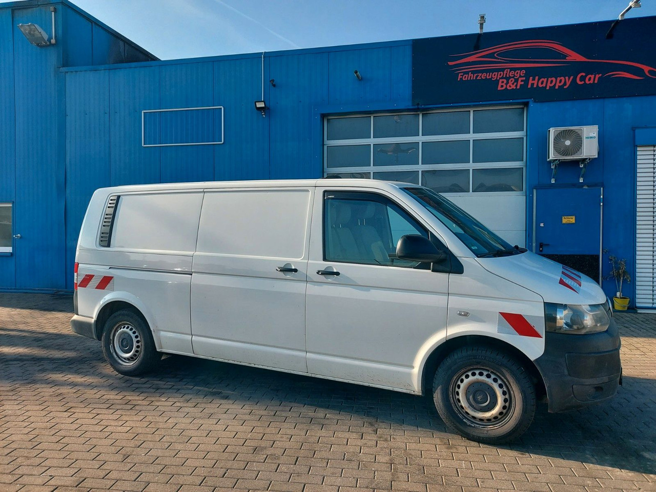 Volkswagen T5 Transporter Kasten Kombi lang 4Motion - ميكروباص: صور 1 Volkswagen T5 Transporter Kasten Kombi lang 4Motion - ميكروباص: صور 1