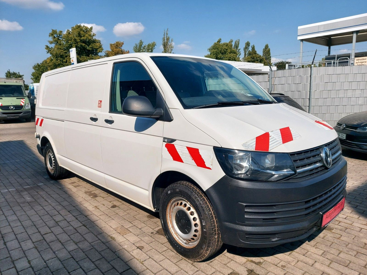 Volkswagen T6 Transporter Kasten Kombi lang Motorschaden - ميكروباص: صور 2 Volkswagen T6 Transporter Kasten Kombi lang Motorschaden - ميكروباص: صور 2