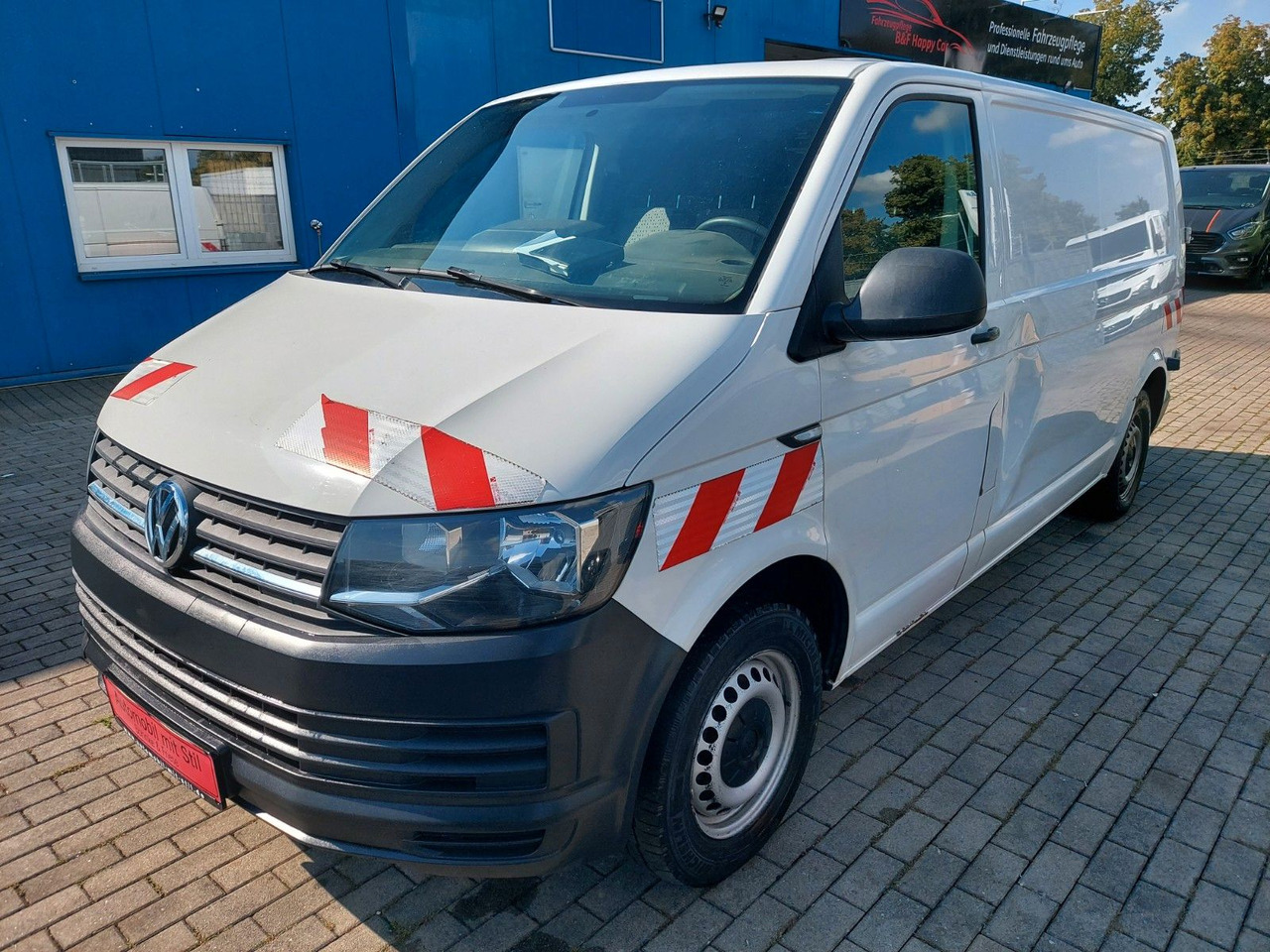 Volkswagen T6 Transporter Kasten Kombi lang Motorschaden - ميكروباص: صور 4 Volkswagen T6 Transporter Kasten Kombi lang Motorschaden - ميكروباص: صور 4