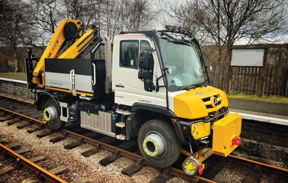 UNIMOG - شاحنة كرين: صور 4 UNIMOG - شاحنة كرين: صور 4