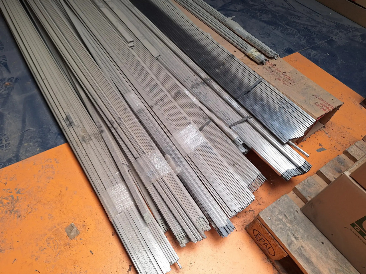 1 Posten PVC-Profile - معدات البناء: صور 2 1 Posten PVC-Profile - معدات البناء: صور 2