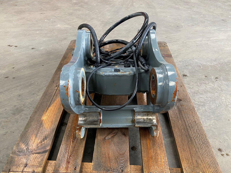 Liebherr SW33 - وصلة الربط للمعدات المعلقة: صور 2 Liebherr SW33 - وصلة الربط للمعدات المعلقة: صور 2