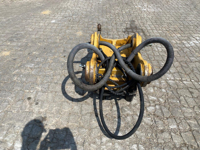 وصلة الربط للمعدات المعلقة Oil Quick OQ 70: صور 14