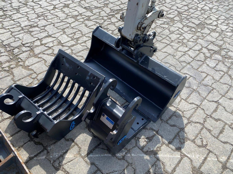 Takeuchi TB210R NVT - حفارة مصغرة: صور 5 Takeuchi TB210R NVT - حفارة مصغرة: صور 5
