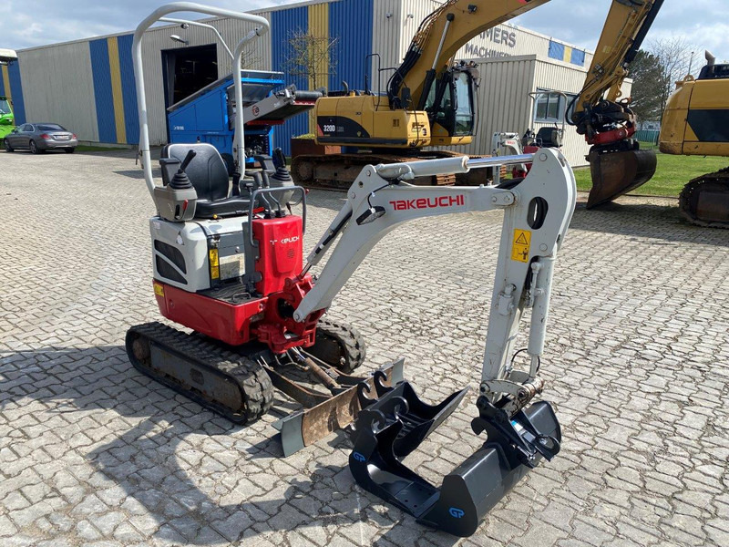 Takeuchi TB210R NVT - حفارة مصغرة: صور 3 Takeuchi TB210R NVT - حفارة مصغرة: صور 3