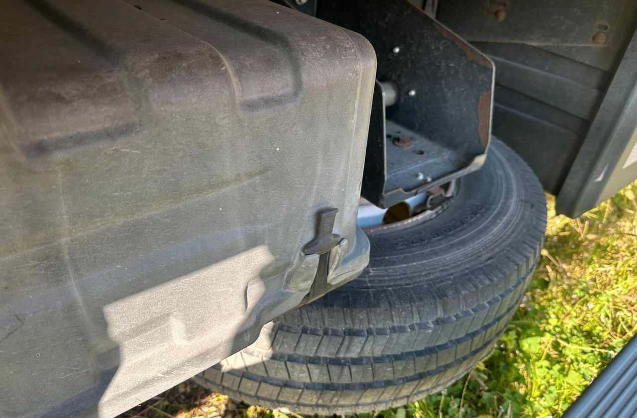 Iveco 120 EL 22 P RIBASSATO CENTINATO EURO 5 - شاحنة ستارة: صور 5 Iveco 120 EL 22 P RIBASSATO CENTINATO EURO 5 - شاحنة ستارة: صور 5