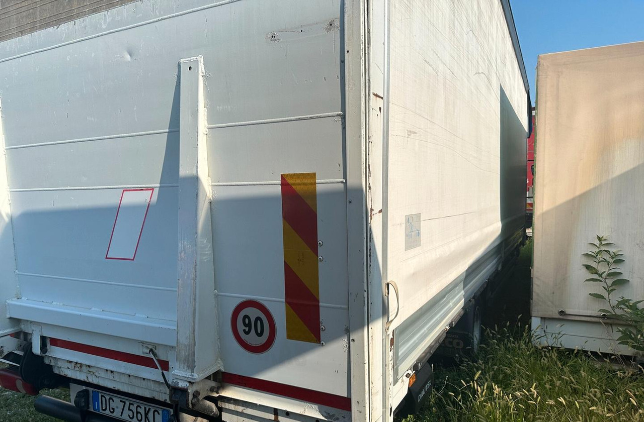 Renault MIDLUM 215.10 - شاحنة ستارة: صور 4 Renault MIDLUM 215.10 - شاحنة ستارة: صور 4