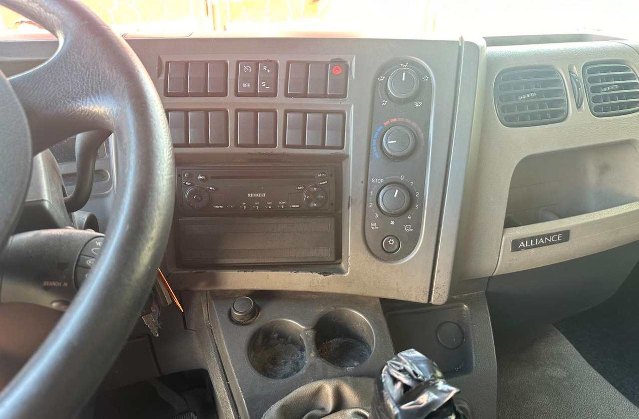 Renault MIDLUM 215.10 - شاحنة ستارة: صور 5 Renault MIDLUM 215.10 - شاحنة ستارة: صور 5