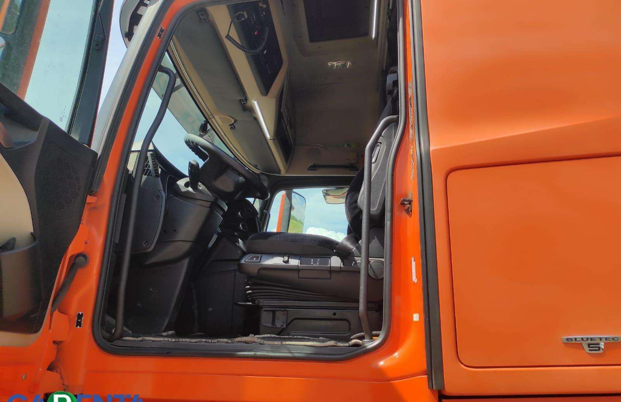 Mercedes-Benz Actros 1845 - شاحنة جرار: صور 5 Mercedes-Benz Actros 1845 - شاحنة جرار: صور 5