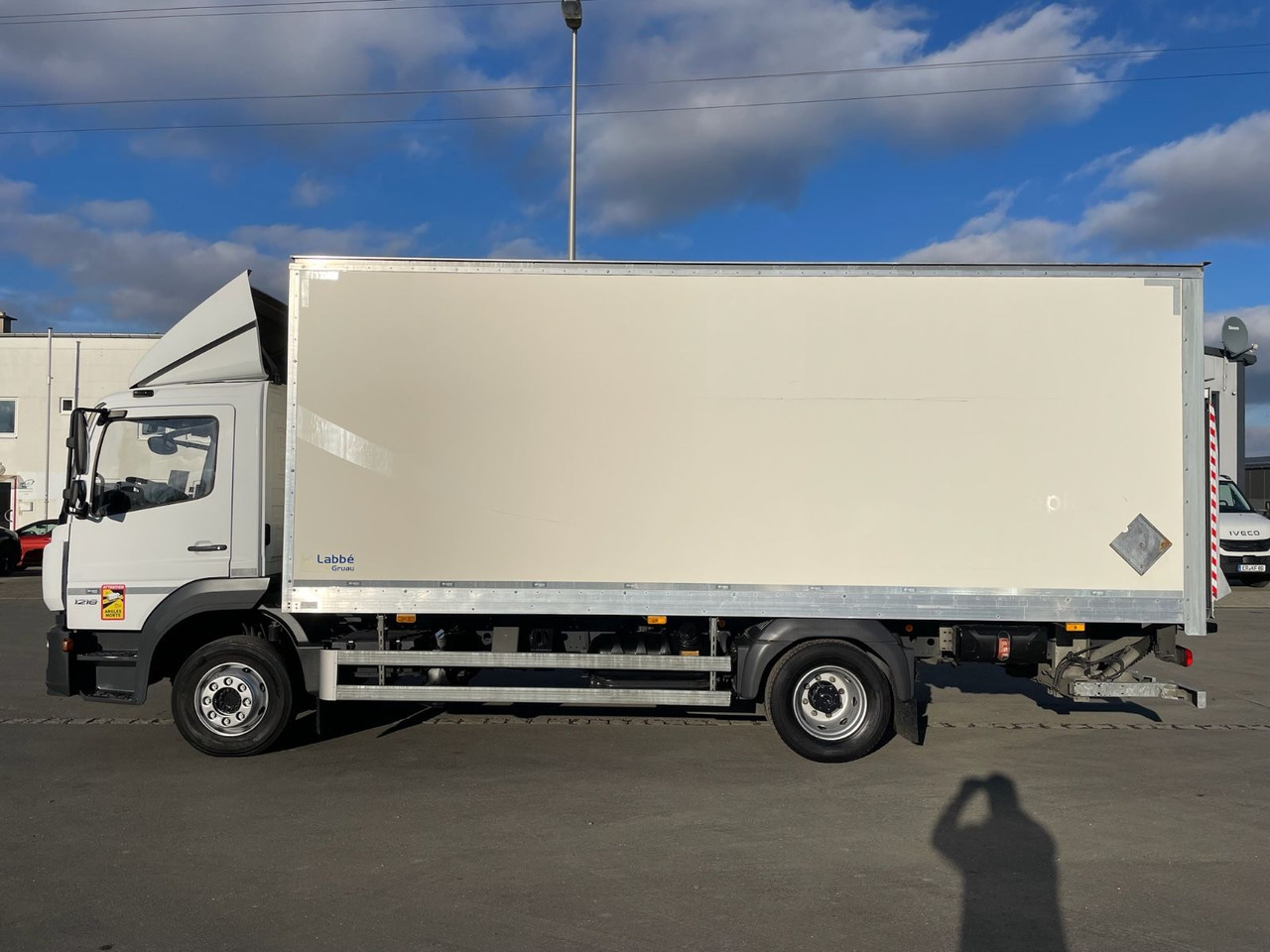 Mercedes-Benz Atego 1218 4x2 Koffer/FULL-ADR/EXIII/LBW/AC/EU6d - بصندوق مغلق شاحنة: صور 4 Mercedes-Benz Atego 1218 4x2 Koffer/FULL-ADR/EXIII/LBW/AC/EU6d - بصندوق مغلق شاحنة: صور 4