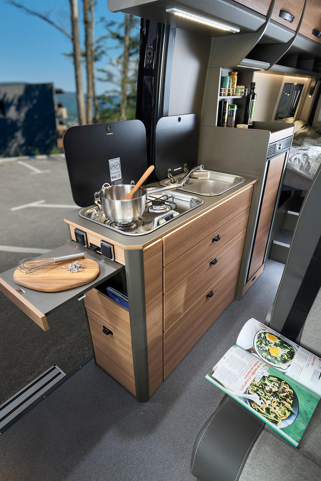 كرفان فان جديد Bravia Swan 680 Trend: صور 11