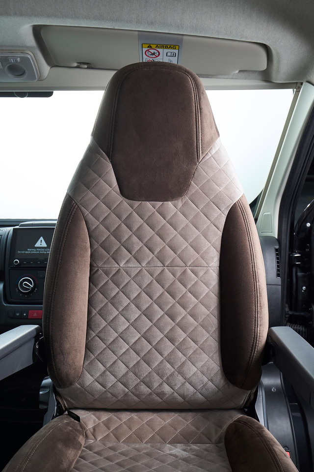 كرفان فان جديد Bravia Swan 680 Trend: صور 22