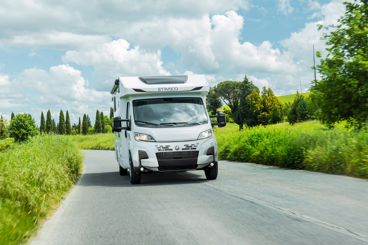 Etrusco T 7.3 QCF - موتر هوم شبه متكامل: صور 5 Etrusco T 7.3 QCF - موتر هوم شبه متكامل: صور 5