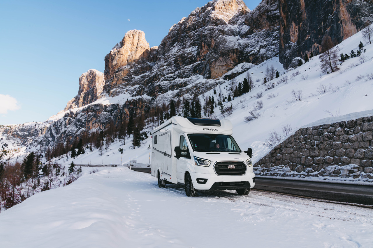 Etrusco T 7.3 QCF - موتر هوم شبه متكامل: صور 1 Etrusco T 7.3 QCF - موتر هوم شبه متكامل: صور 1