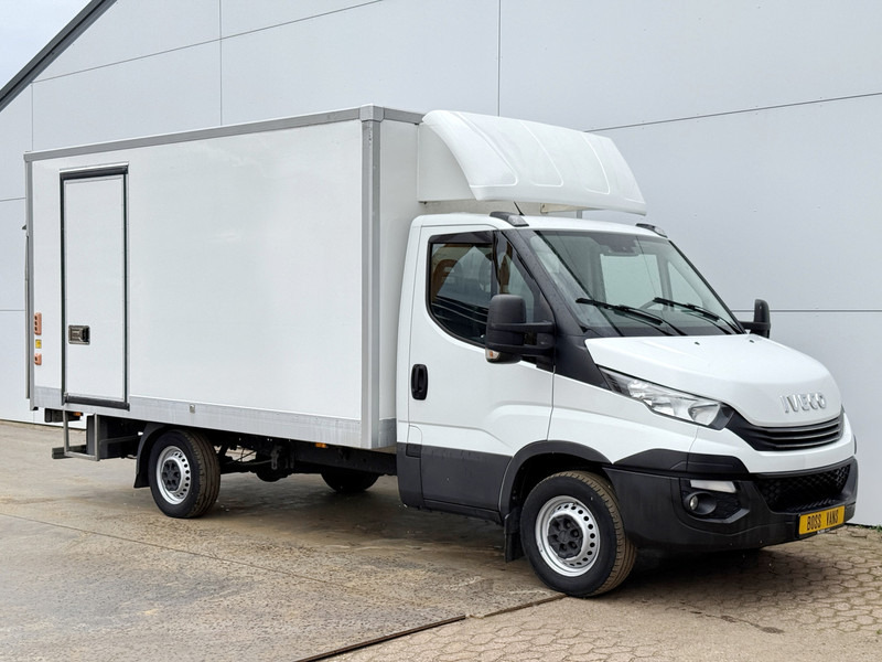 Iveco Daily 35S14 2.3 Automaat Laadklep Climate Control Standkachel Koffer Bakwagen Meubelbak - الشاحنات الصغيرة صندوق مغلق: صور 4 Iveco Daily 35S14 2.3 Automaat Laadklep Climate Control Standkachel Koffer Bakwagen Meubelbak - الشاحنات الصغيرة صندوق مغلق: صور 4