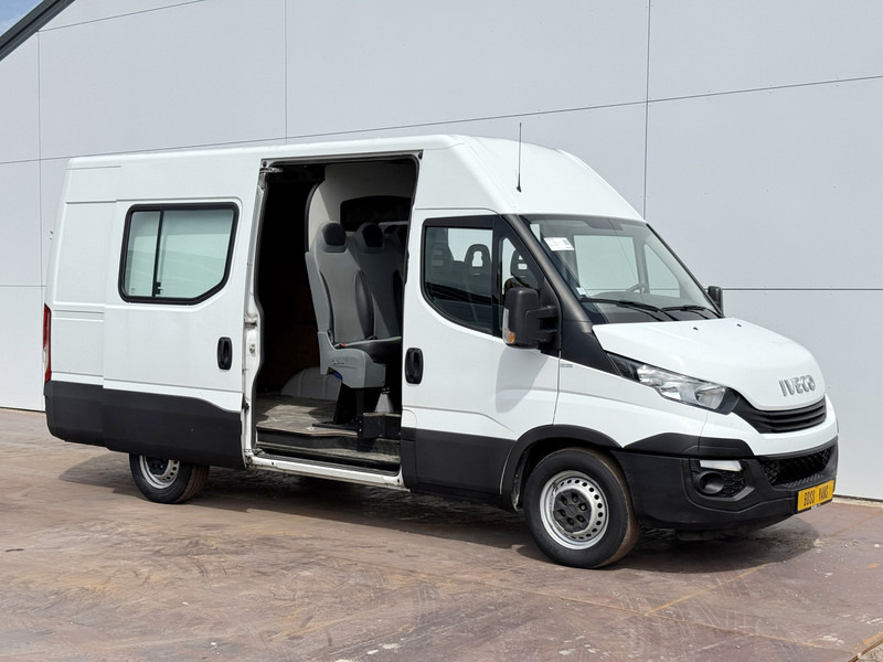 Iveco Daily 35S14 2.3 L2H2 Dubbele Cabine 7 Stoelen Airco Cruise Control Trekhaak 3.5t Lucht geveerde stoel - فان, الشاحنات الصغيرة كابينة مزدوجة: صور 5 Iveco Daily 35S14 2.3 L2H2 Dubbele Cabine 7 Stoelen Airco Cruise Control Trekhaak 3.5t Lucht geveerde stoel - فان, الشاحنات الصغيرة كابينة مزدوجة: صور 5