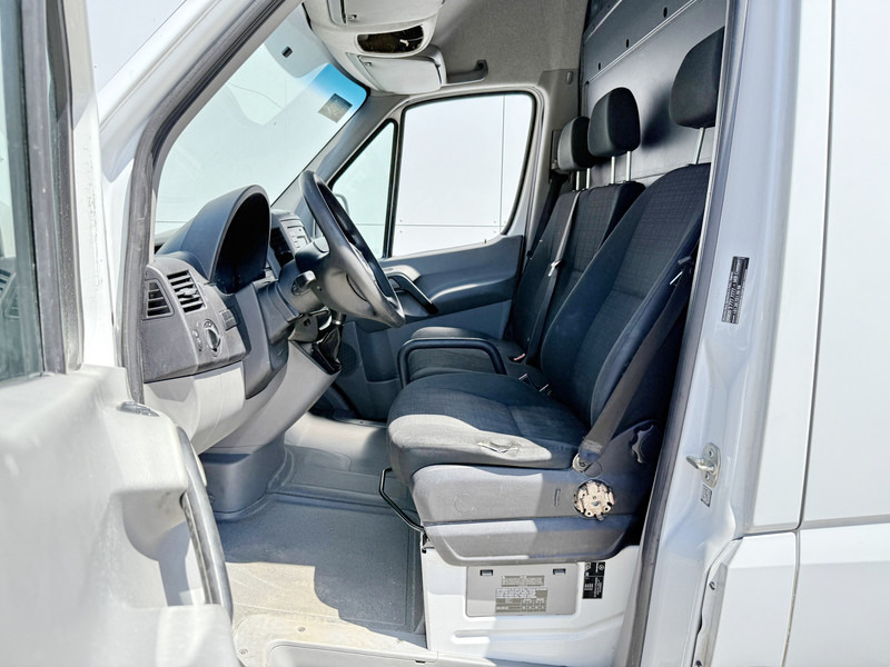 تأجير Mercedes-Benz Sprinter 211 2.2 CDI Automaat L2H2 Climate Control Trekhaak Navigatie Mercedes-Benz Sprinter 211 2.2 CDI Automaat L2H2 Climate Control Trekhaak Navigatie: صور 7