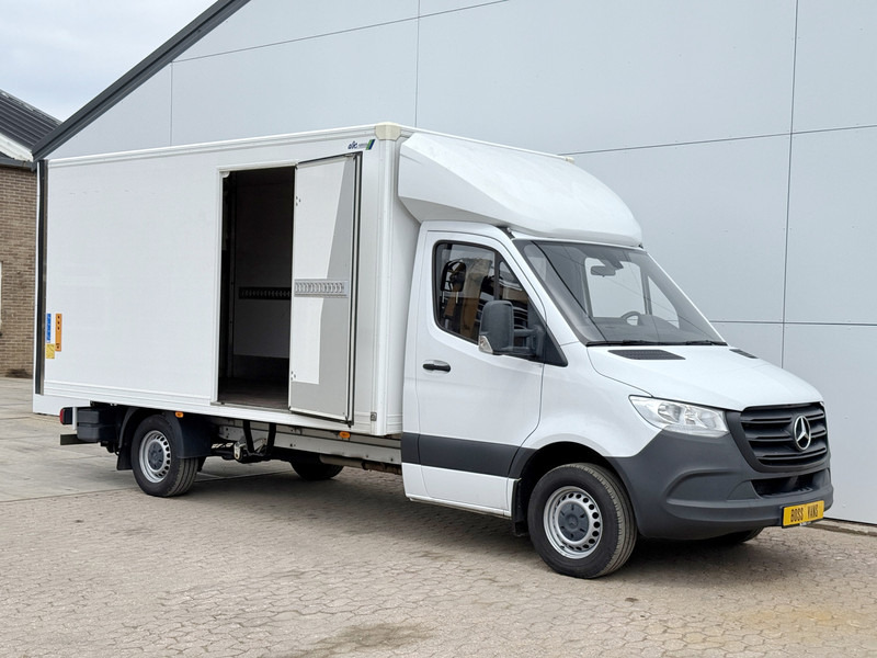 Mercedes-Benz Sprinter 315 1.9 CDI Automaat Laadklep Airco Cruise Control Carplay Bakwagen Meubelbak Koffer - الشاحنات الصغيرة صندوق مغلق: صور 5 Mercedes-Benz Sprinter 315 1.9 CDI Automaat Laadklep Airco Cruise Control Carplay Bakwagen Meubelbak Koffer - الشاحنات الصغيرة صندوق مغلق: صور 5