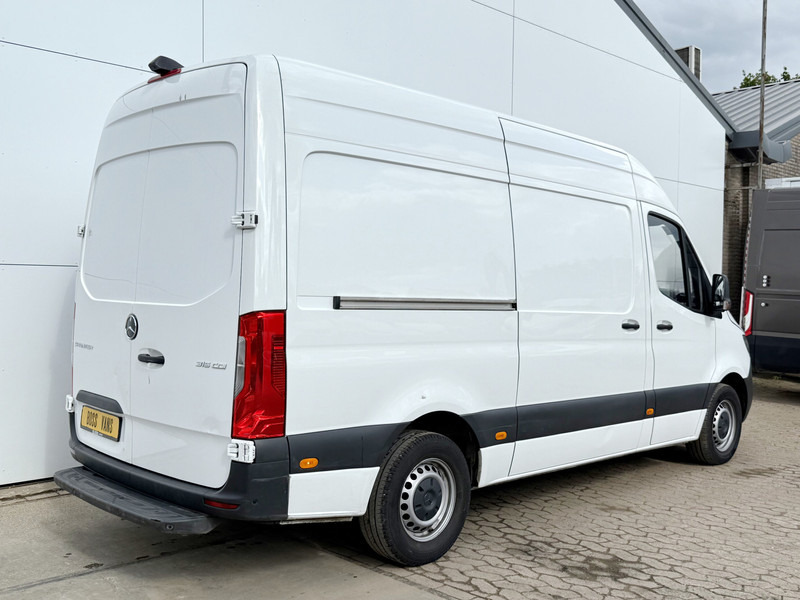 Mercedes-Benz Sprinter 315 1.9 CDI L2H2 Climate Control Cruise Control Carplay Camera Parkeersensoren voor achter - فان: صور 3 Mercedes-Benz Sprinter 315 1.9 CDI L2H2 Climate Control Cruise Control Carplay Camera Parkeersensoren voor achter - فان: صور 3