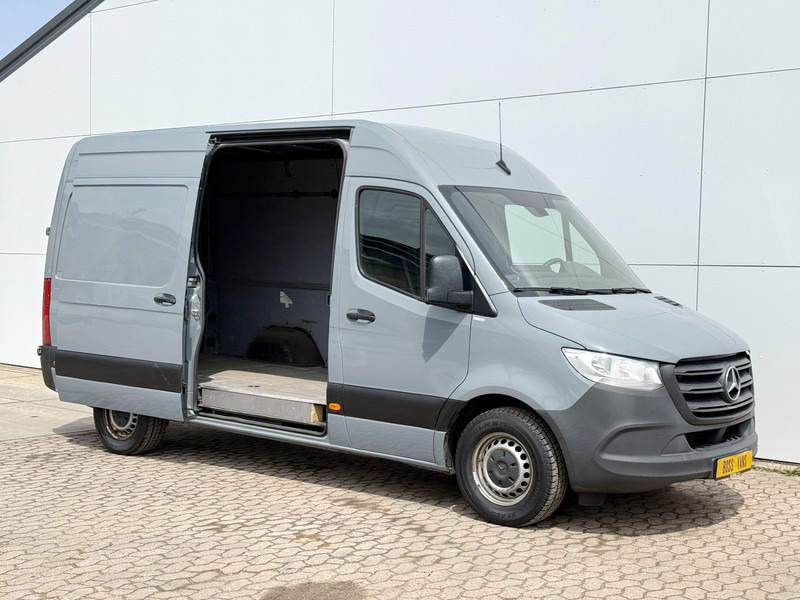 Mercedes-Benz Sprinter 315 1.9 CDI L2H2 Climate Control Cruise Control Carplay Camera RWD - فان المدمجة: صور 5 Mercedes-Benz Sprinter 315 1.9 CDI L2H2 Climate Control Cruise Control Carplay Camera RWD - فان المدمجة: صور 5