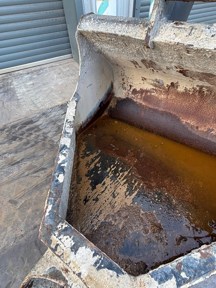 BMC Concrete Pouring Bucket - ملحقات - آلات البناء: صور 5 BMC Concrete Pouring Bucket - ملحقات - آلات البناء: صور 5