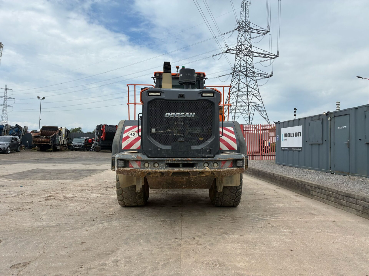 Doosan DL420 - اللودر بعجل: صور 4 Doosan DL420 - اللودر بعجل: صور 4