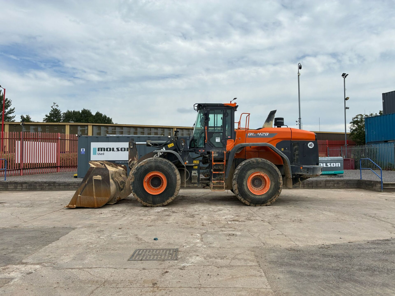 Doosan DL420 - اللودر بعجل: صور 2 Doosan DL420 - اللودر بعجل: صور 2