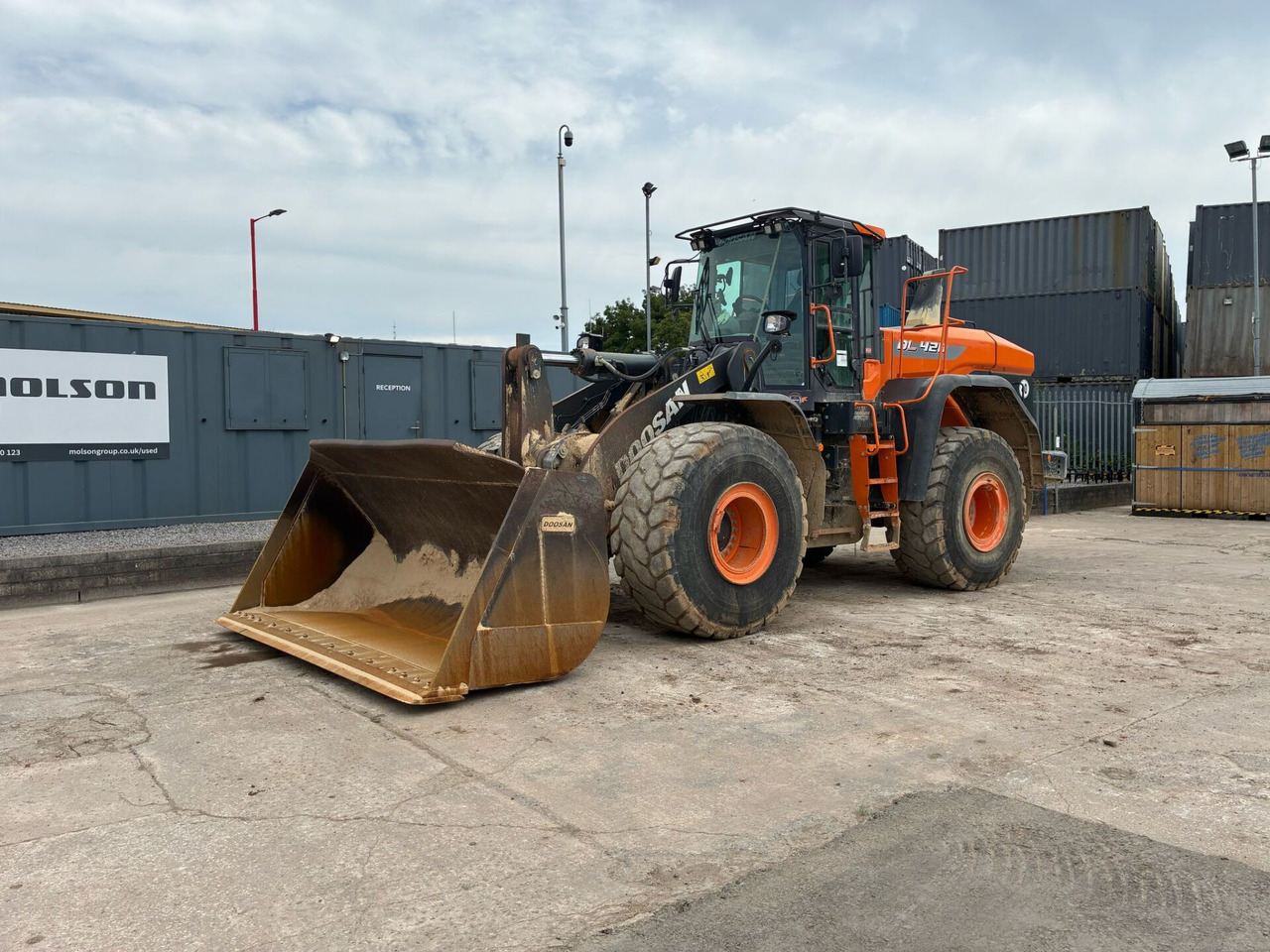 Doosan DL420 - اللودر بعجل: صور 1 Doosan DL420 - اللودر بعجل: صور 1