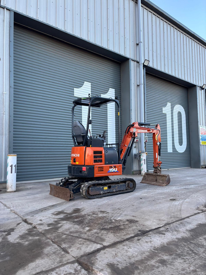 Hitachi ZX19U-6 - حفارة مصغرة: صور 5 Hitachi ZX19U-6 - حفارة مصغرة: صور 5